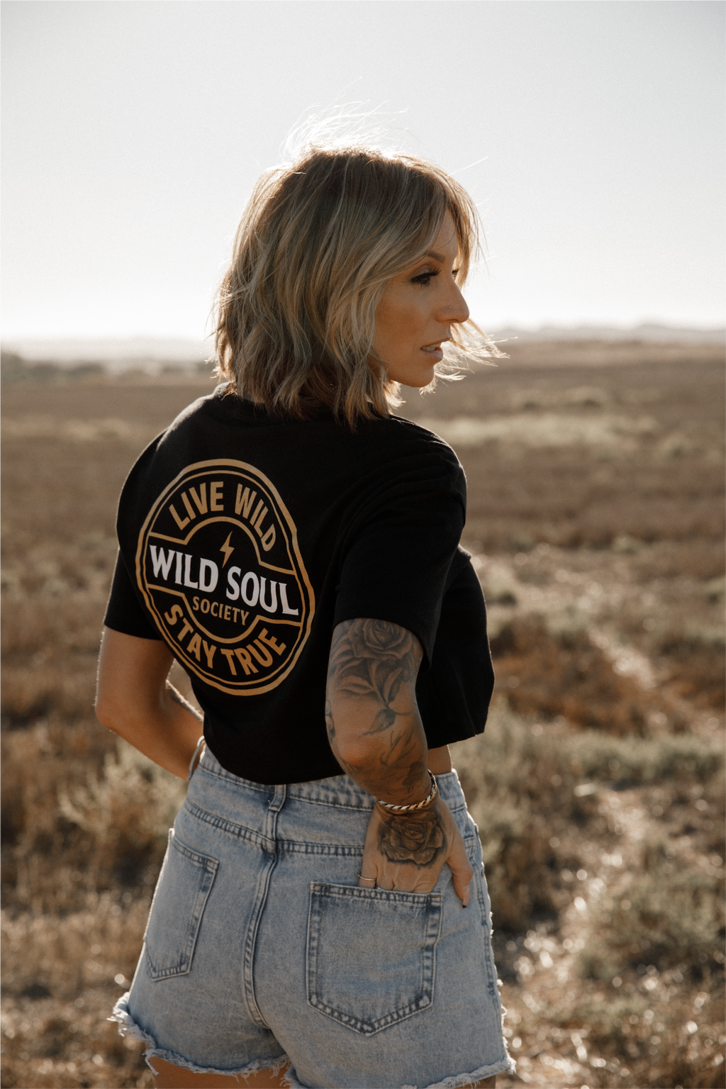 ⚡ Stay True — Cropped Tee