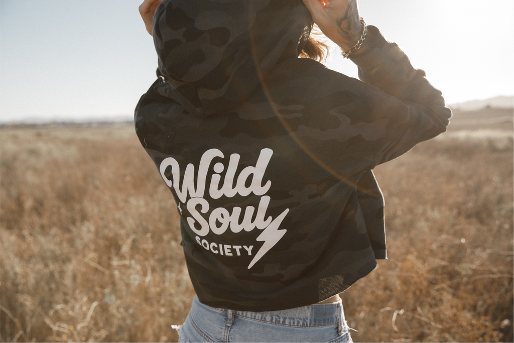 🖤 Pretty Wild — Black Camo Cropped Hoodie