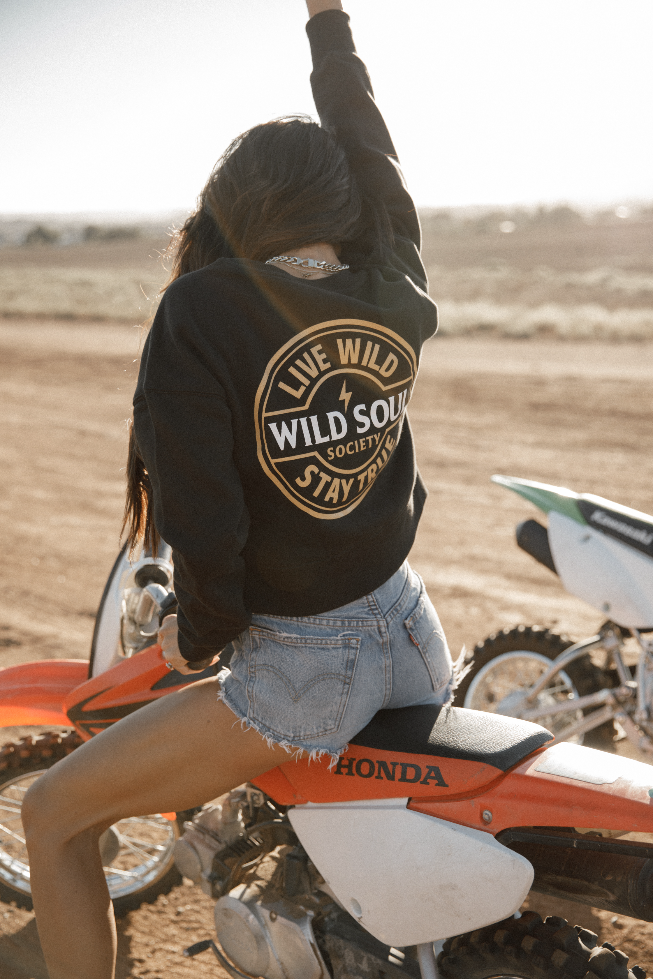 ⚡ Stay True — Cropped Crewneck