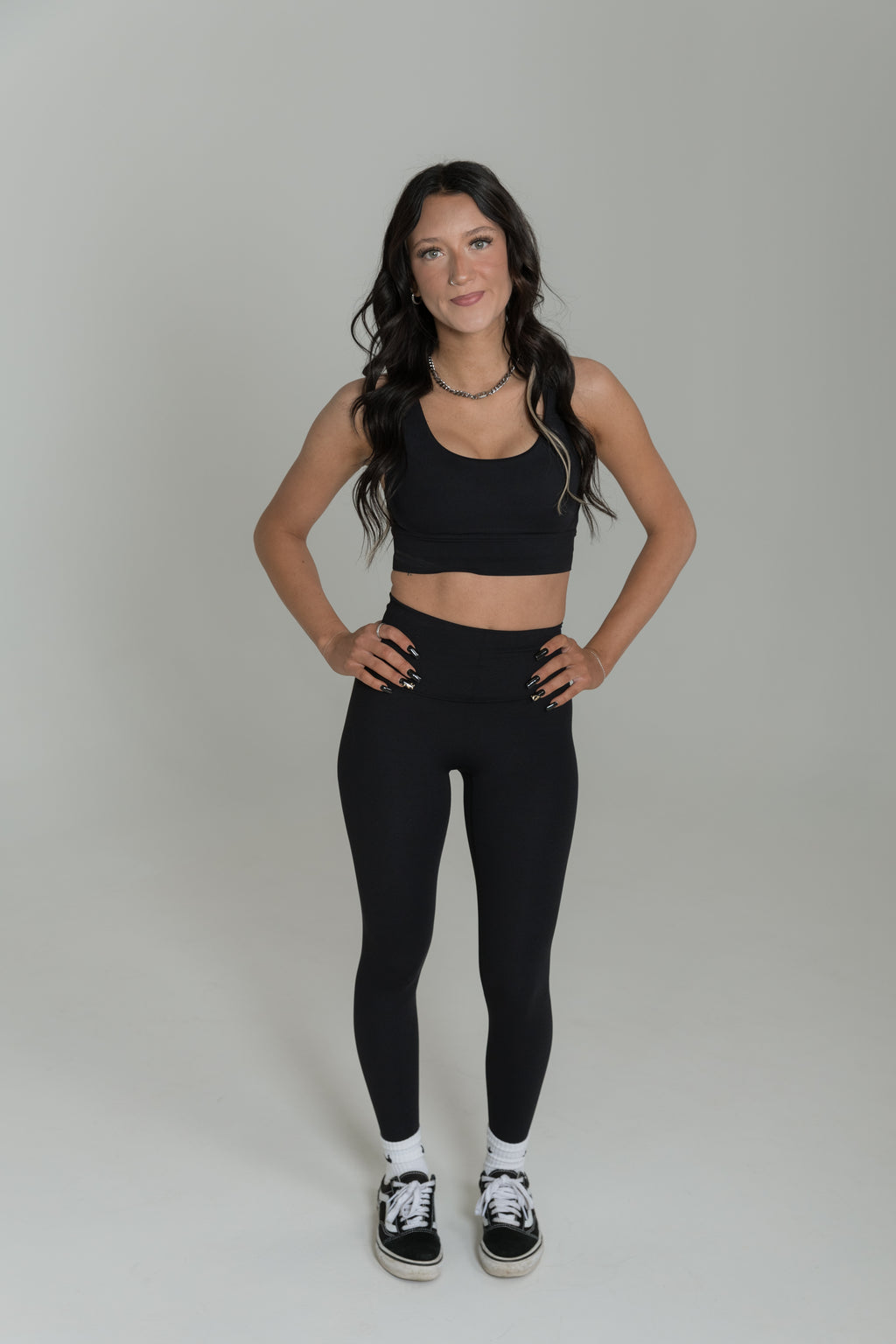 Black strappy back seamless sports bra women moisture wicking activewear