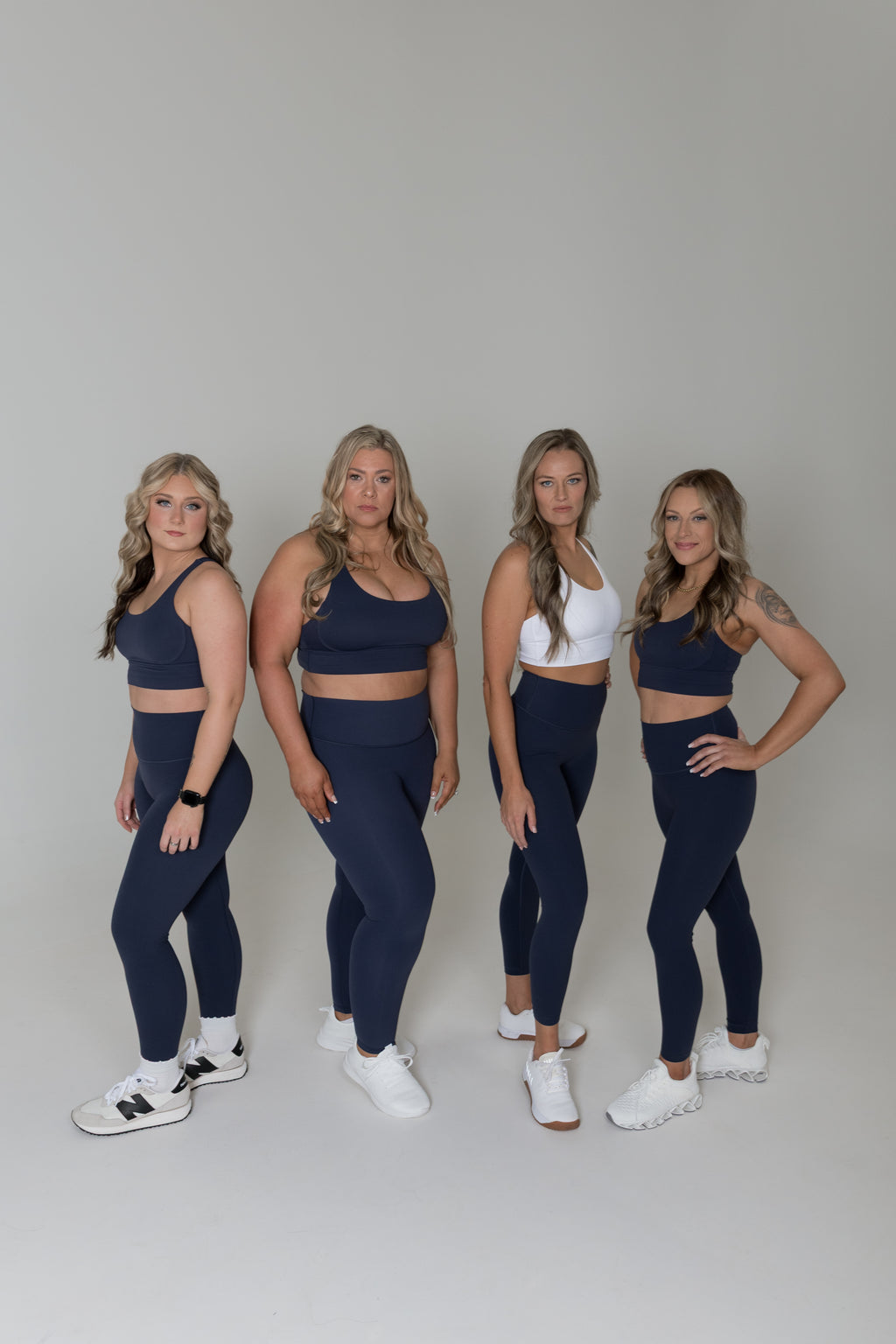 Navy blue seamless sports bra women moisture wicking activewear set