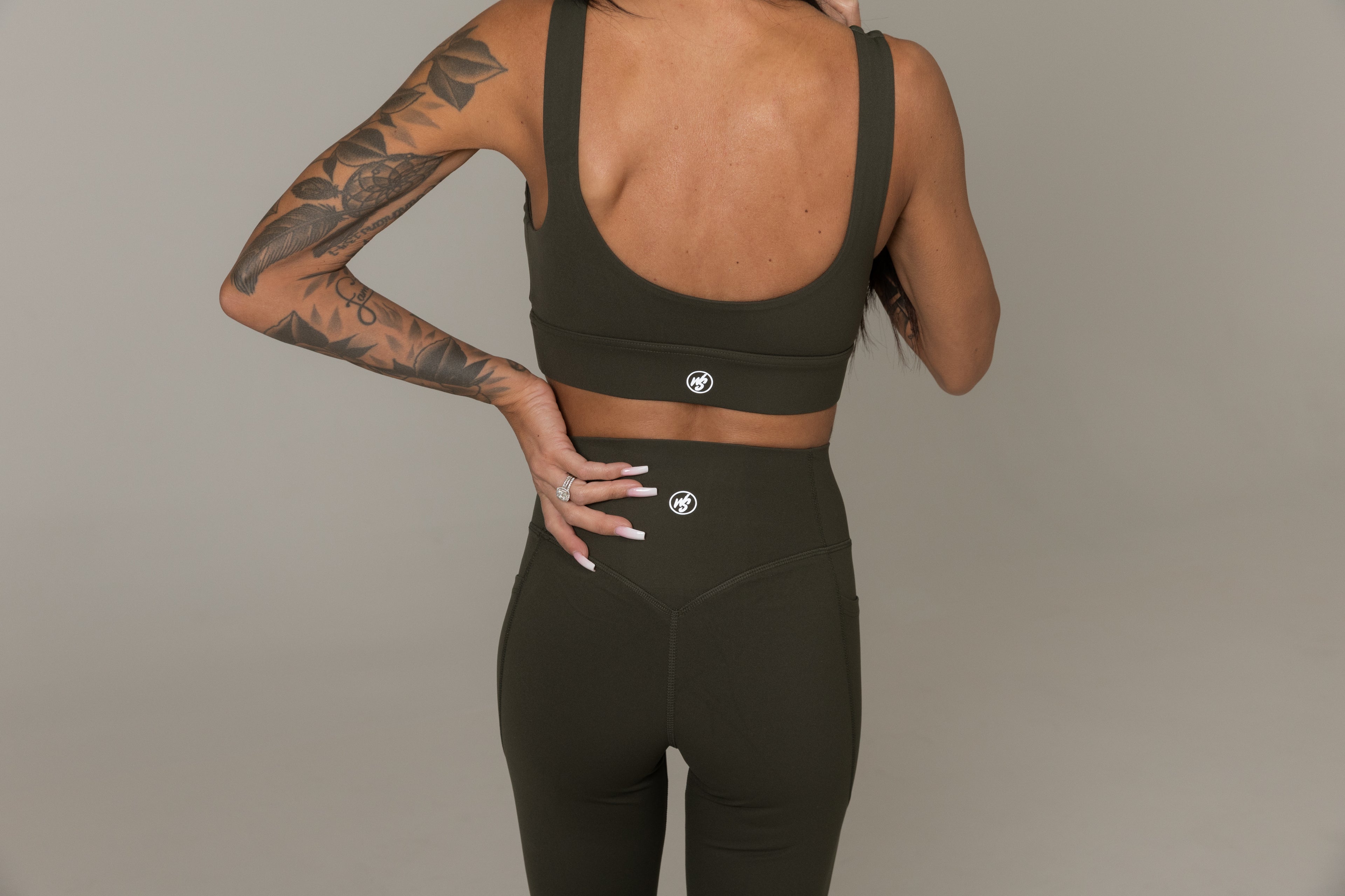 Tactical green sports bra women moisture wicking activewear set