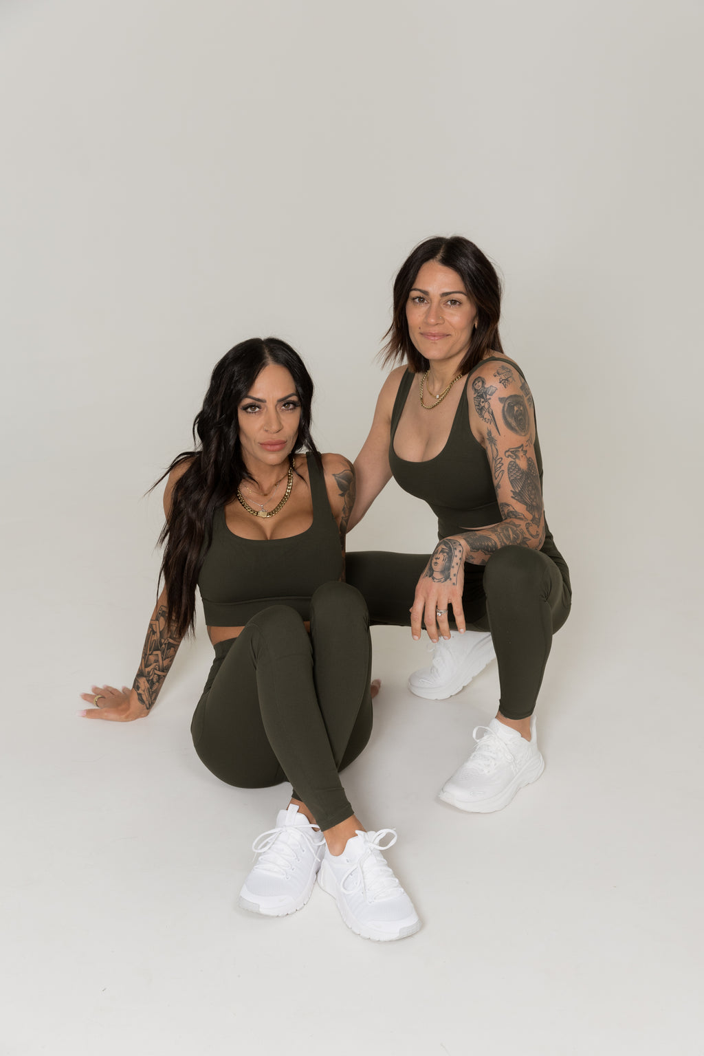 Tactical green sports bra women moisture wicking activewear set