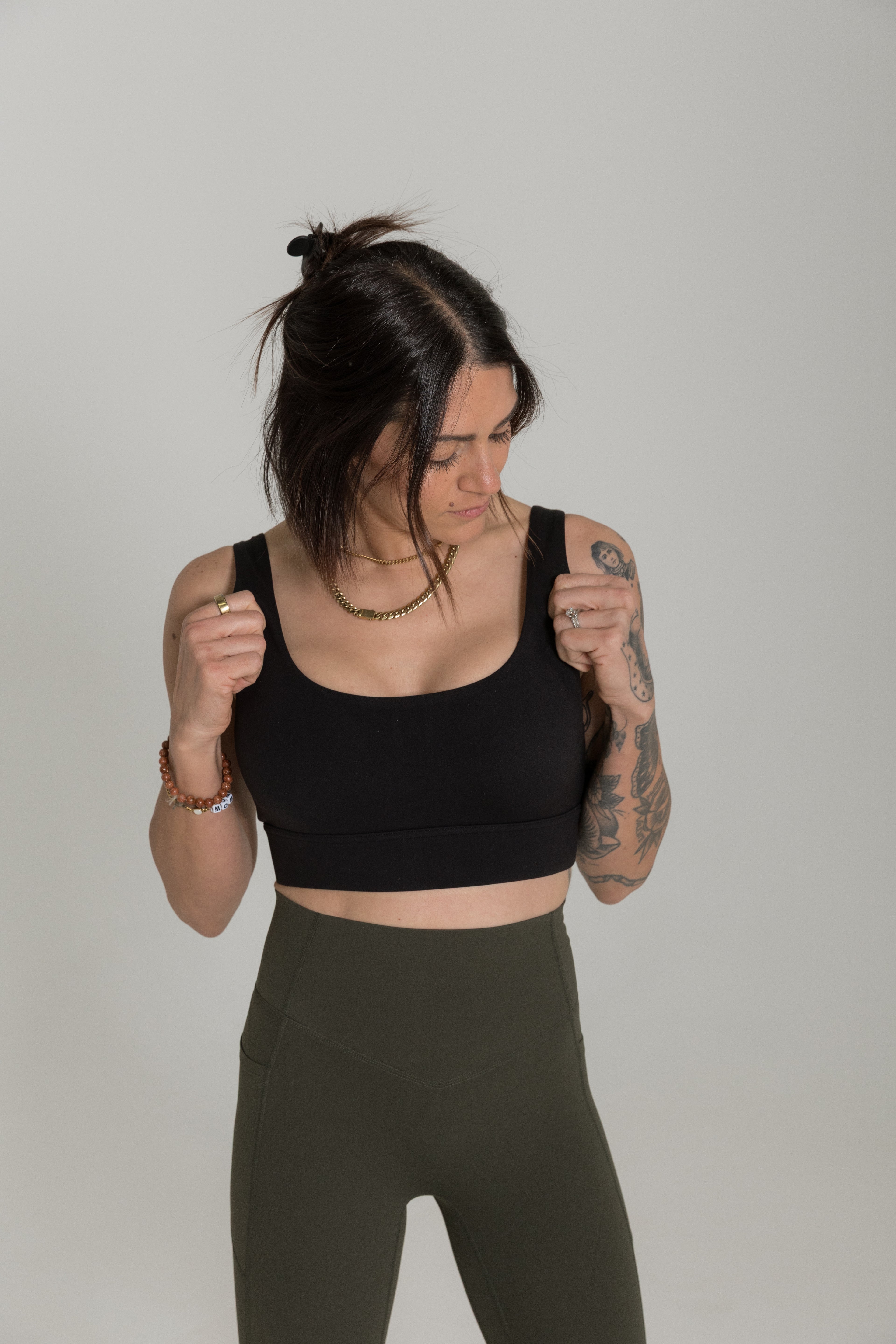 Black medium support sports bra women moisture wicking activewear