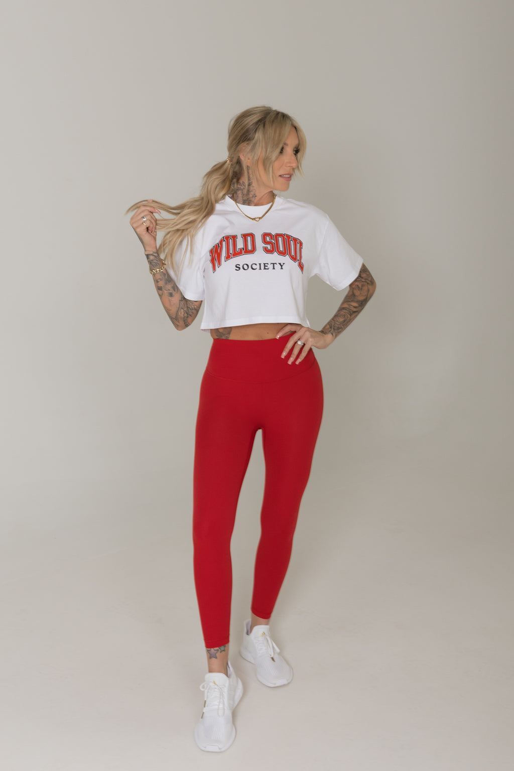 White oversized cropped t shirt women athleisure activewear outfit