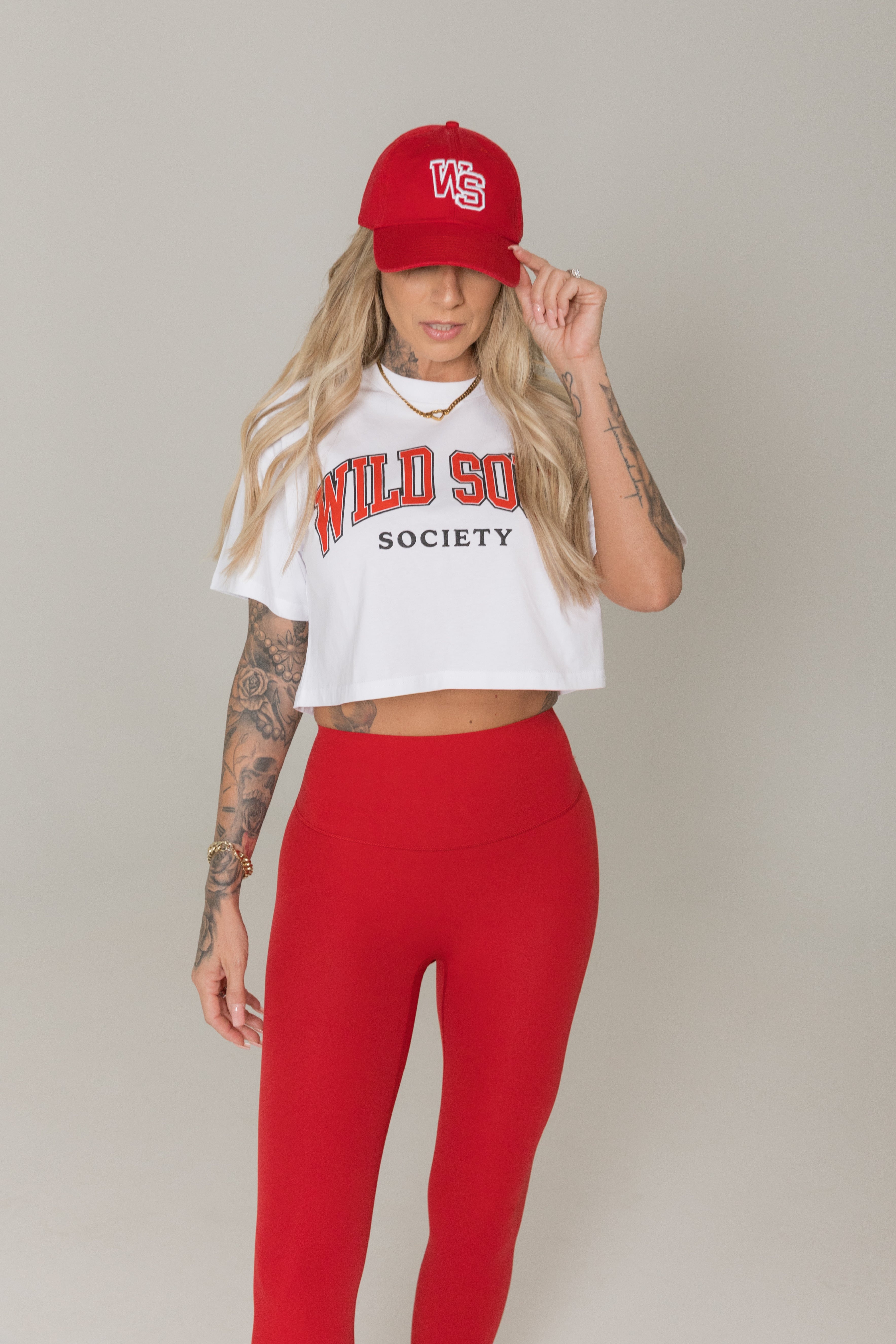 White oversized cropped t shirt women athleisure activewear outfit